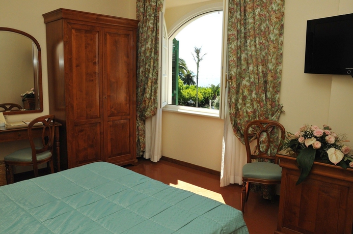 Imagen de la habitación del Hotel Villa Irlanda Grand. Foto 3