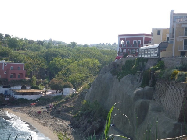 Imagen de los exteriores del Hotel Villa Iulia. Foto 12