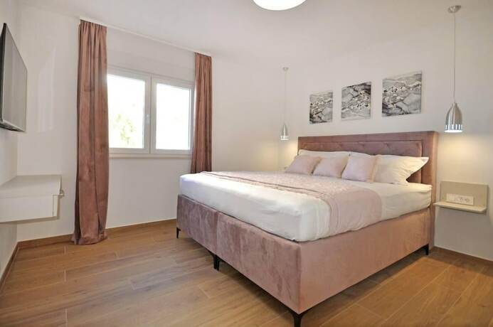 Imagen general del Hotel Villa Iva With sea View and Pool. Foto 3