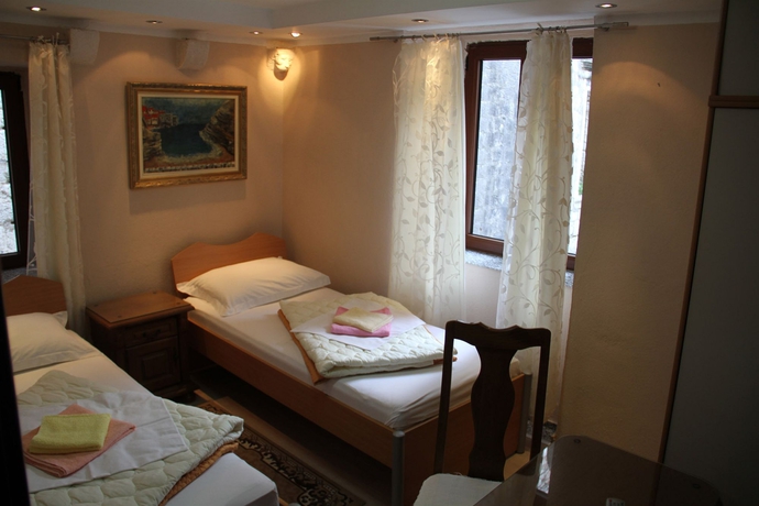Imagen de la habitación del Hotel Villa Ivana. Foto 7