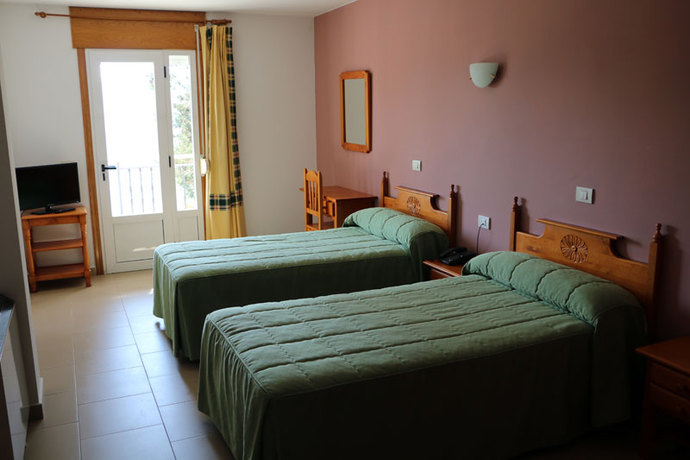 Imagen de la habitación del Hotel Villa Jard&iacute;n, Portomar&iacute;n. Foto 3