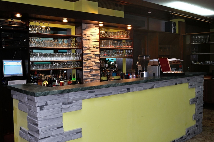 Imagen del bar/restaurante del Hotel Villa Javor. Foto 5