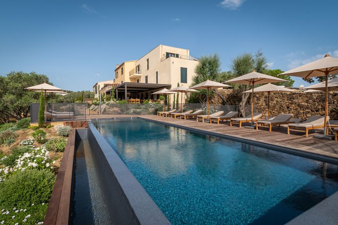 Imagen general del Hotel Villa Jos&eacute;phine, L'&Icirc;le-Rousse. Foto 1