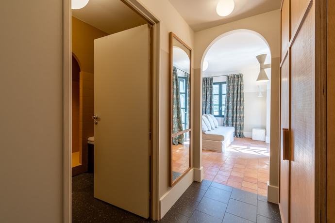 Imagen de la habitación del Hotel Villa Jos&eacute;phine, L'&Icirc;le-Rousse. Foto 13
