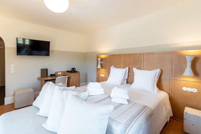 Imagen de la habitación del Hotel Villa Jos&eacute;phine, L'&Icirc;le-Rousse. Foto 15