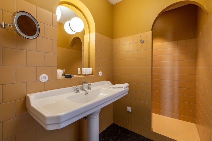 Imagen de la habitación del Hotel Villa Jos&eacute;phine, L'&Icirc;le-Rousse. Foto 18