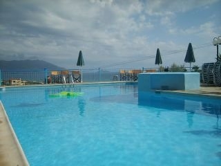 Imagen de la piscina del Hotel Villa Jota. Foto 6