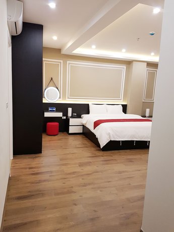 Imagen de la habitación del Hotel Villa Ju. Foto 12