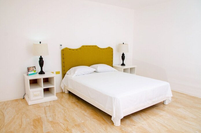 Imagen general del Hotel Villa Juanita, Happy Grove. Foto 5