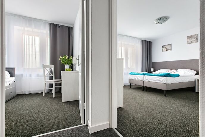 Imagen de la habitación del Hotel Villa Julia. Foto 17