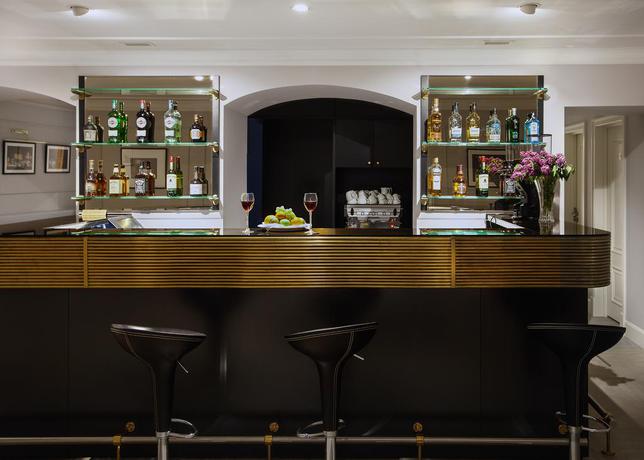 Imagen del bar/restaurante del Hotel Villa Kadashi Boutique. Foto 2