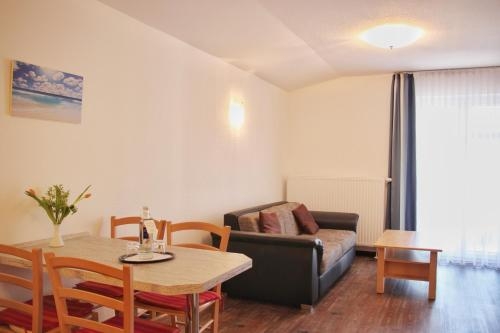 Imagen de la habitación del Hotel Villa Karina, Goehren. Foto 8