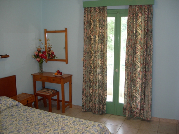 Imagen de la habitación del Hotel Villa Karmar. Foto 6