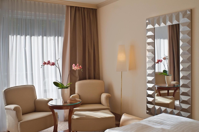 Imagen de la habitación del Hotel Villa Kastania. Foto 5