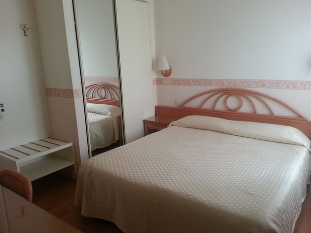 Imagen de la habitación del Hotel Villa Katy. Foto 8
