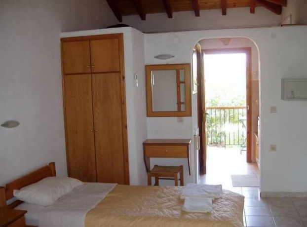 Imagen de la habitación del Hotel Villa Kavourakia, Sk&iacute;athos. Foto 13