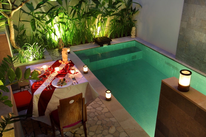 Imagen del bar/restaurante del Hotel Villa Kayu Raja - Chse Certified. Foto 3