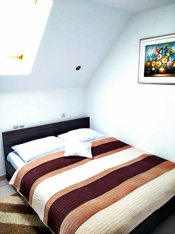 Imagen de la habitación del Hotel Villa Knezevic. Foto 7