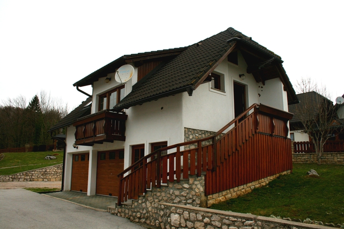 Imagen de los exteriores del Hotel Villa Knezevic. Foto 12
