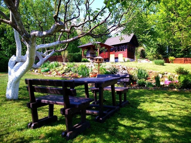 Imagen de los exteriores del Hotel Villa Knezevic. Foto 15