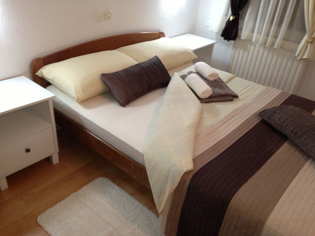 Imagen de la habitación del Hotel Villa Knezevic. Foto 11