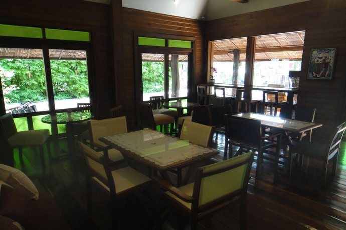 Imagen del bar/restaurante del Hotel Villa Korbhun Khinbua. Foto 2