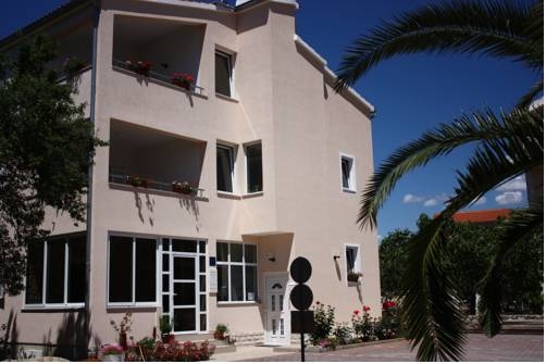 Imagen general del Hotel Villa Korina. Foto 8