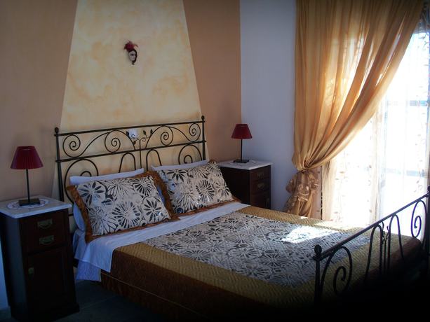 Imagen de la habitación del Hotel Villa Koronios. Foto 8
