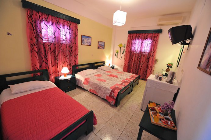 Imagen de la habitación del Hotel Villa Koronios. Foto 10