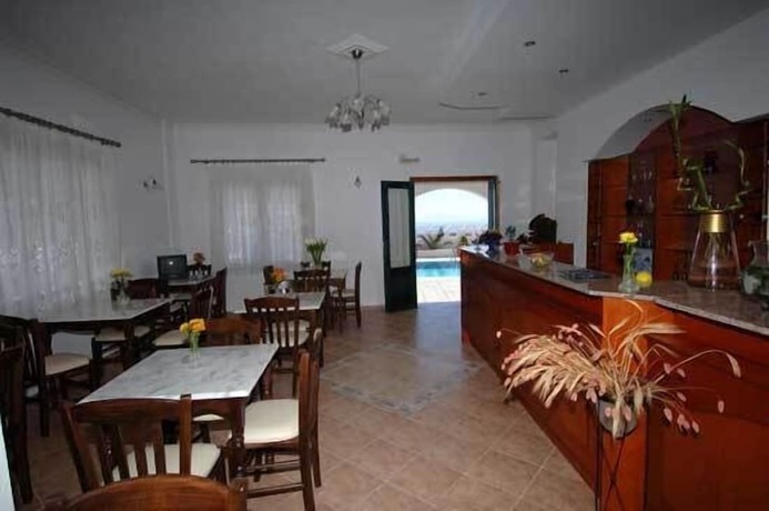 Imagen de los interiores del Hotel Villa Koronios. Foto 20