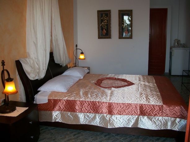 Imagen de la habitación del Hotel Villa Koronios. Foto 14