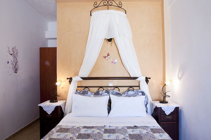 Imagen de la habitación del Hotel Villa Koronios. Foto 17
