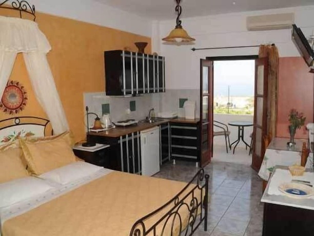 Imagen de la habitación del Hotel Villa Koronios. Foto 18