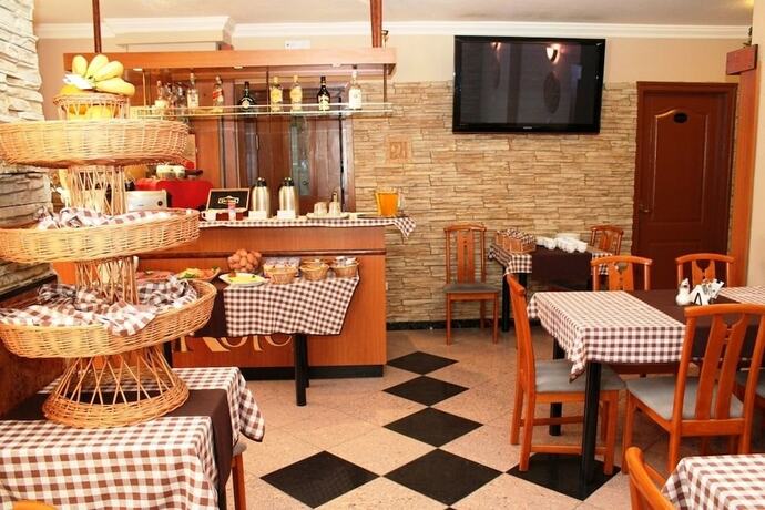 Imagen del bar/restaurante del Hotel Villa Kristal. Foto 20