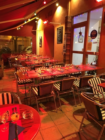 Imagen del bar/restaurante del Hotel Villa La Tour. Foto 1