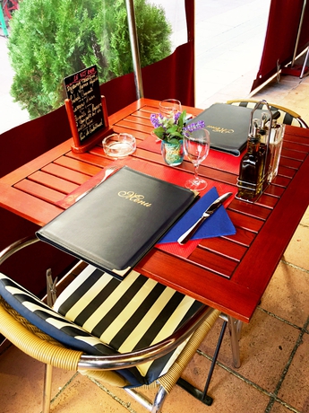 Imagen del bar/restaurante del Hotel Villa La Tour. Foto 2