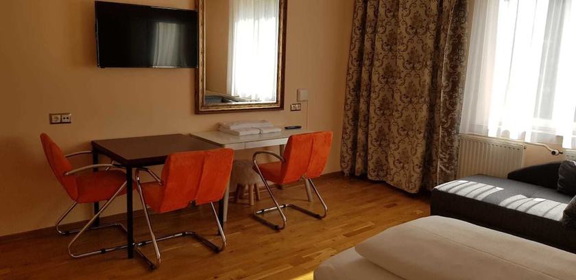 Imagen de la habitación del Hotel Villa Lalee. Foto 3