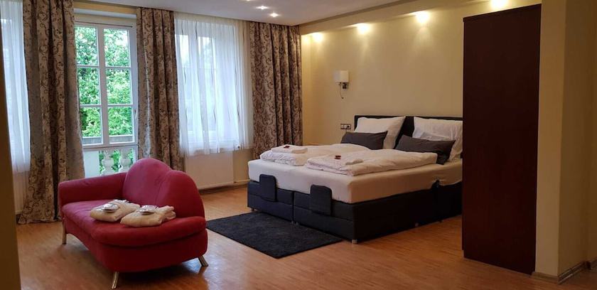 Imagen de la habitación del Hotel Villa Lalee. Foto 8