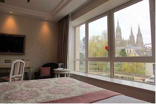 Imagen de la habitación del Hotel Villa Lara, Bayeux. Foto 16