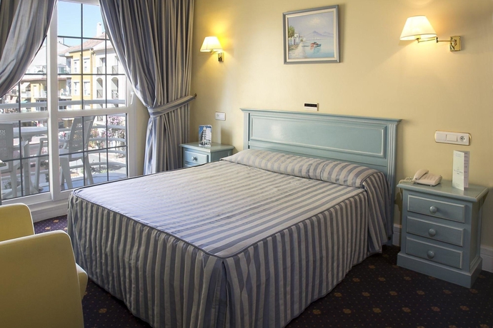 Imagen de la habitación del Hotel Villa Laredo. Foto 6