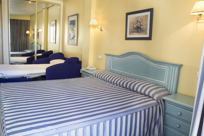 Imagen de la habitación del Hotel Villa Laredo. Foto 9