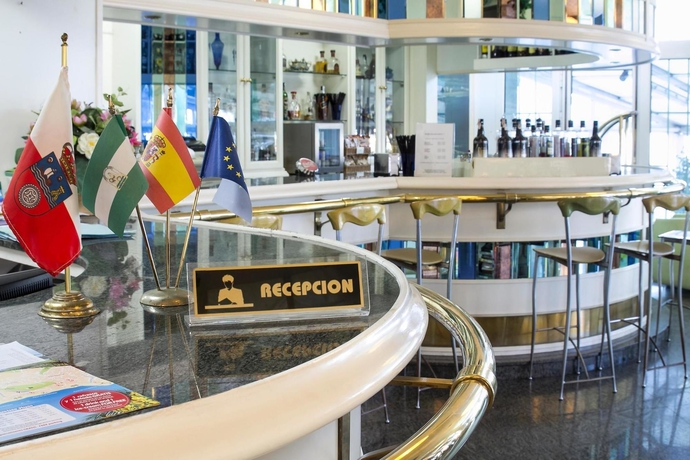 Imagen de los interiores del Hotel Villa Laredo. Foto 15