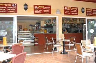 Imagen del bar/restaurante del Hotel Villa Las Flores. Foto 6