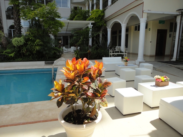 Imagen de la piscina del Hotel Villa Las Margaritas Sucursal Caxa. Foto 16
