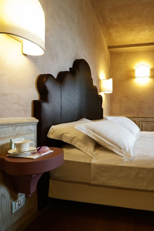 Imagen de la habitación del Hotel Villa Lattanzi. Foto 13