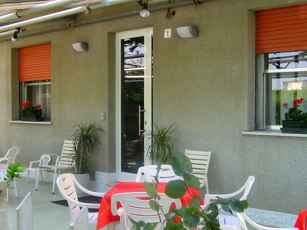 Imagen de los exteriores del Hotel Villa Lauda. Foto 10