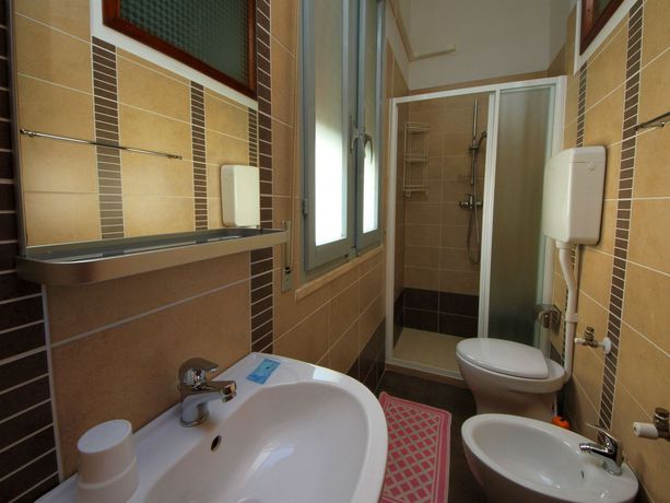 Imagen de la habitación del Hotel Villa Lauda. Foto 4