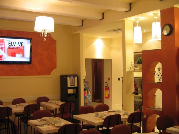 Imagen del bar/restaurante del Hotel Villa Lauda. Foto 2