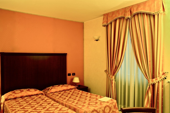 Imagen de la habitación del Hotel Villa Lauri. Foto 4