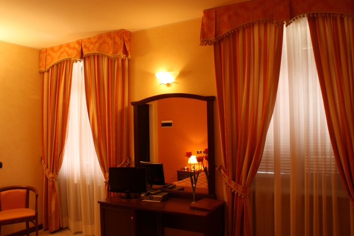Imagen de la habitación del Hotel Villa Lauri. Foto 9